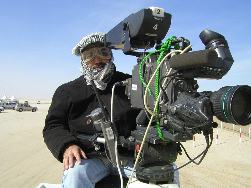 アブダビのラクダ・レースのカメラマン